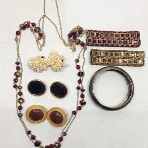 Women's Small Costume Jewelry Lot Clip On Earrings Bracelets Necklace